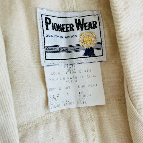 Vintage Cream Long Coat with Colorful Bull Skull Design - Picture 7 of 8